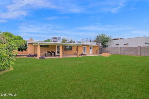 7020 E Chaparral Rd, Paradise Valley, AZ, 85253-7035 | Card Image