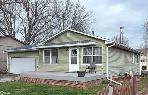 1505 Southview Cir, Fairfield, IA, 52556-4122 | Card Image