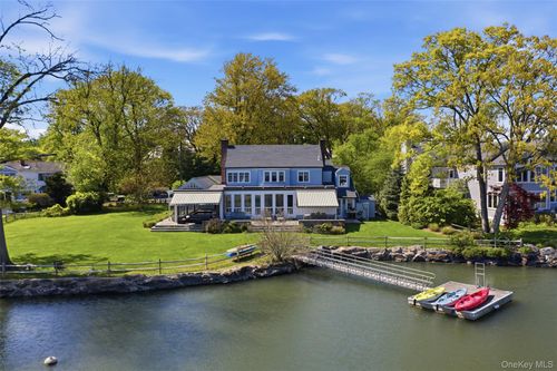 9 Bishop Pl, Larchmont, NY, 10538-3801 | Card Image
