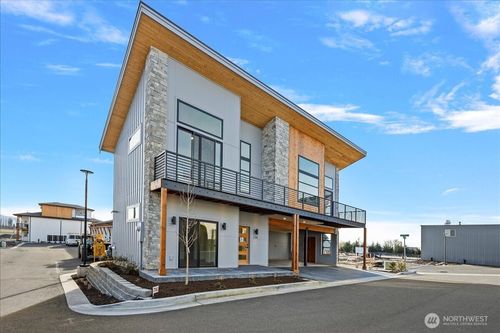 120 Skipping Stone Loop, Lynden, WA, 98264-1412 | Card Image