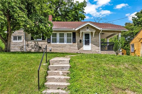 804 N Grand Ave, Independence, MO, 64050-2418 | Card Image