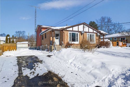 104 Purdy Rd, Bath, ON, K0H1G0 | Card Image