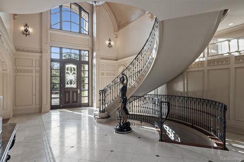 5537 Orchard Ridge Dr, Oakland Twp, MI, 48306-2399 | Card Image