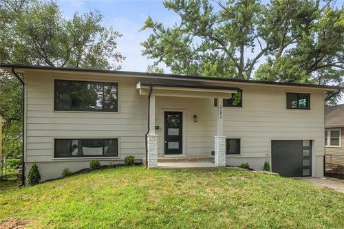 2201 W 48th St, Westwood, KS, 66205-1908 | Card Image