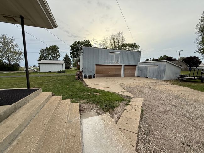 201 N Meyers Ave, House other with 4 bedrooms, 2 bathrooms and 2 parking in MILLEDGEVILLE IL | Image 8