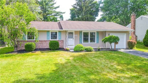 111 Yarkerdale Dr, Greece, NY, 14615-1035 | Card Image