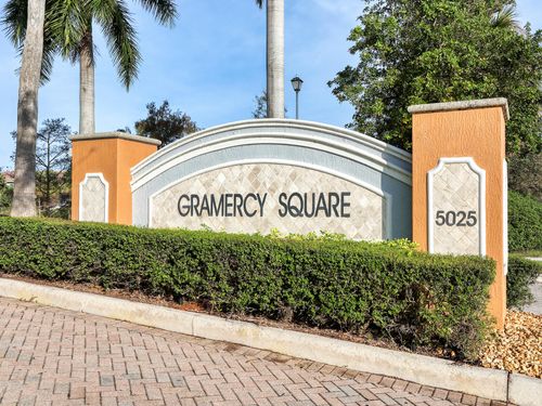 102 E Astor Cir, Delray Beach, FL, 33484-8116 | Card Image