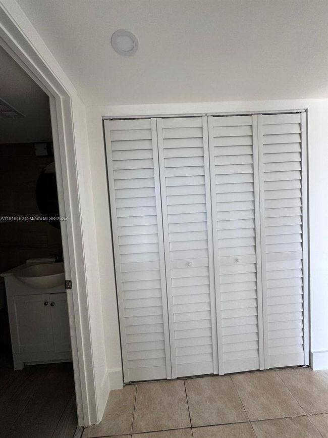 APT-507 - 8610 N Sherman Cir, Condo with 2 bedrooms, 2 bathrooms and null parking in Miramar FL | Image 13