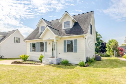 4215 Neuman Rd, Saint Clair, MI, 48079-3512 | Card Image