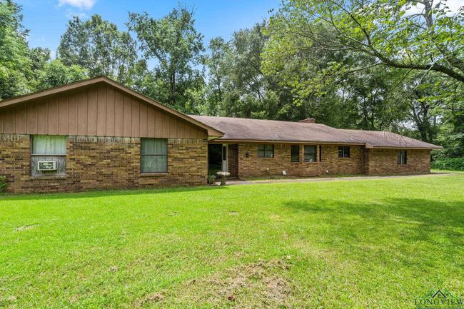 8103 Us Highway 259 N, House other with 4 bedrooms, 3 bathrooms and null parking in Omaha TX | Image 7