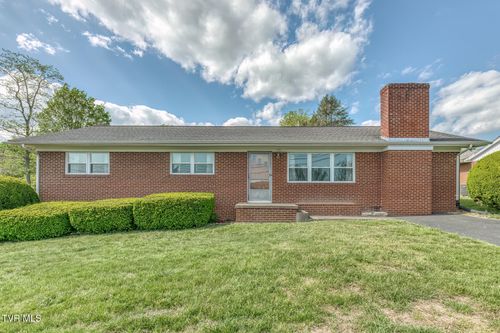 136 Hemlock St, Mount Carmel, TN, 37645-3840 | Card Image