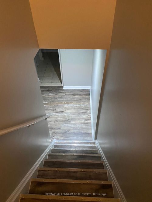35 Southlake Blvd, Brampton, ON, L6V4P4 | Card Image
