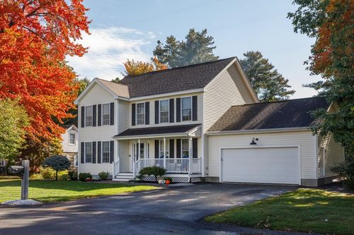 15 New Hampshire Ave, Nashua, NH, 03063-3151 | Card Image
