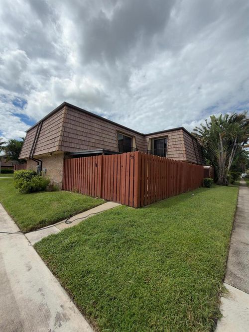 632 Springdale Cir, Palm Springs, FL, 33461-1534 | Card Image