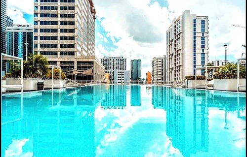 phi06-690 Sw 1st Ct, MIAMI, FL, 33130-2991 | Card Image