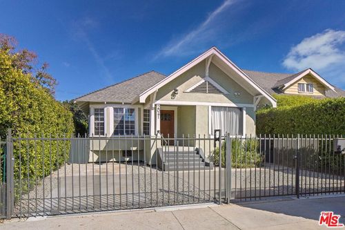 2041 W 31st St, Los Angeles, CA, 90007 | Card Image