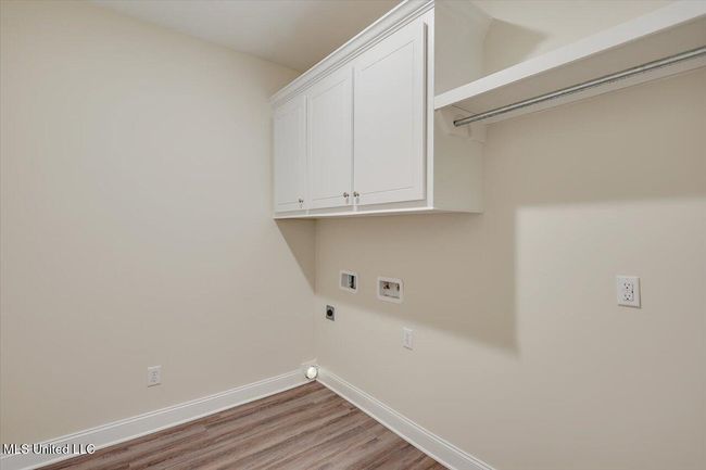 10-120 Southern Oak Way | Image 9
