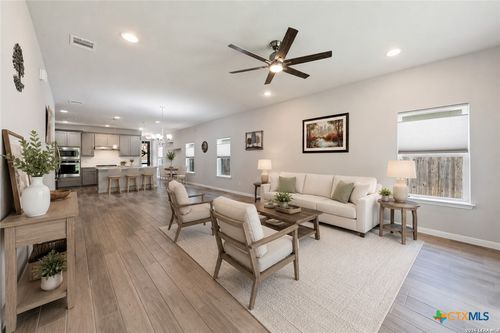 129 Lacey Oak Loop, San Marcos, TX, 78666-8048 | Card Image