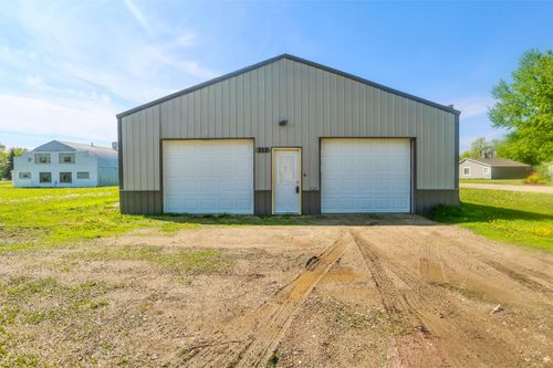 717 4th Ave, Ipswich, SD, 57451-7749 | Card Image