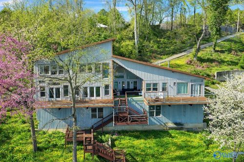 909 Pine Island Pt, Scottsboro, AL, 35769-9202 | Card Image