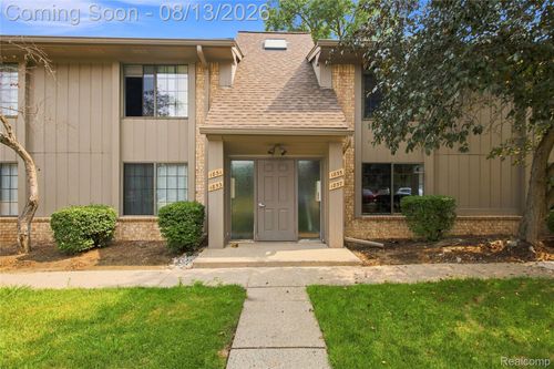 18-1855 Meadow Dale Ct, Rochester Hills, MI, 48309-3308 | Card Image
