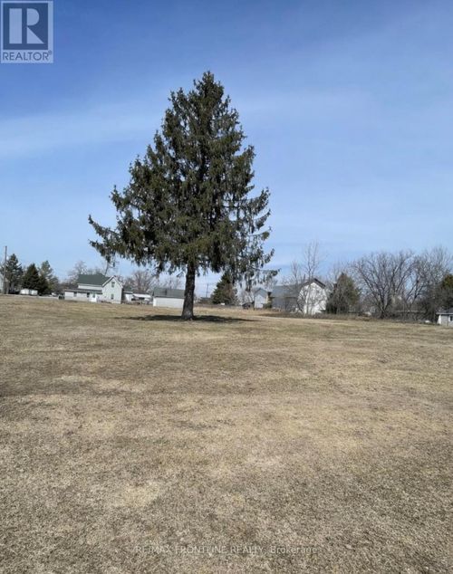 19 Lila St, Smiths Falls, ON, K7A2X2 | Card Image