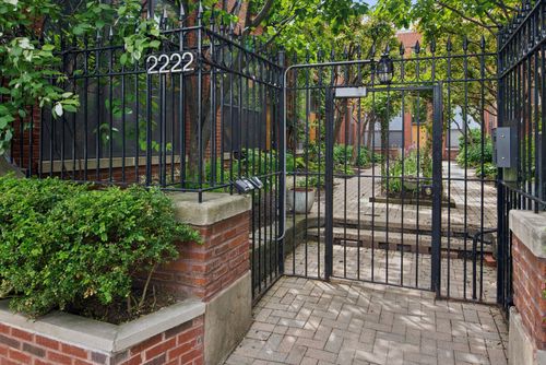 16-2222 Racine Ave, Chicago, IL, 60614-3142 | Card Image