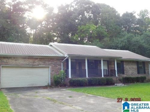 225 Newport Dr, HUEYTOWN, AL, 35023-1801 | Card Image
