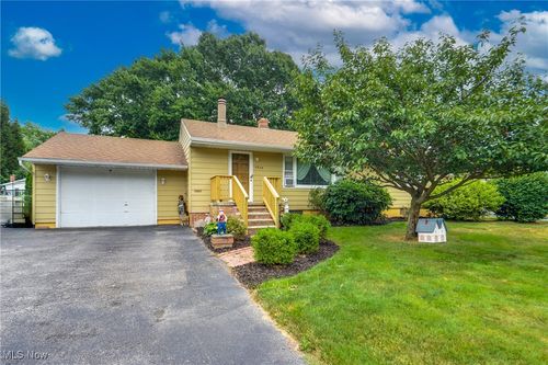 6239 Meadowbrook Dr, Mentor, OH, 44060-3659 | Card Image