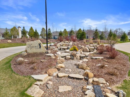 S36W27328 Legend At Merrill Hills Ct, WAUKESHA, WI, 53189 | Card Image