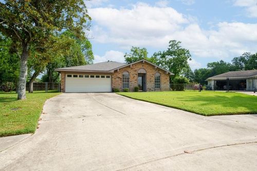 15218 E Hutchinson Cir, Houston, TX, 77071-3326 | Card Image