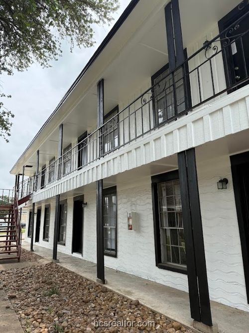 apt-a10-3300 S College Ave, Bryan, TX, 77801-3378 | Card Image