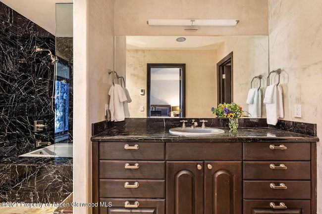 572 N Starwood Dr, House other with 5 bedrooms, 8 bathrooms and 2 parking in Aspen CO | Image 17