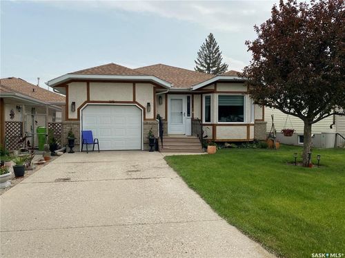 315 Hudson Ave S, Fort Qu'appelle, SK, S0G1S0 | Card Image