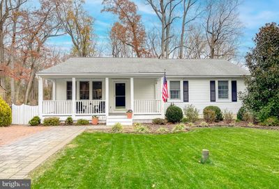 592 Pinewood Drive, House other with 3 bedrooms, 2 bathrooms and null parking in ANNAPOLIS MD | Image 1