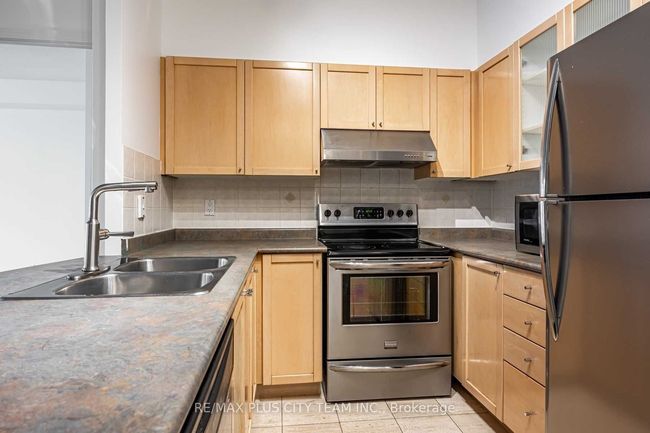 7 - 600 Queens Quay W, Condo with 3 bedrooms, 2 bathrooms and 1 parking in Toronto ON | Image 4