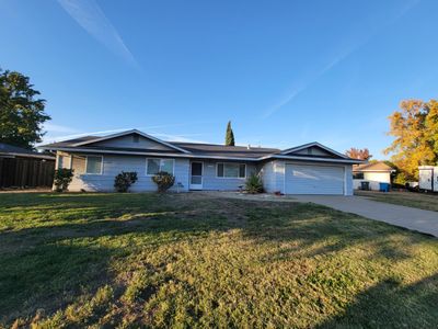 Beautiful home has updated HVAC, roof and windows. | Image 2