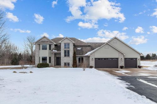 W3165 Center Valley Road, FREEDOM, WI, 54165 | Card Image