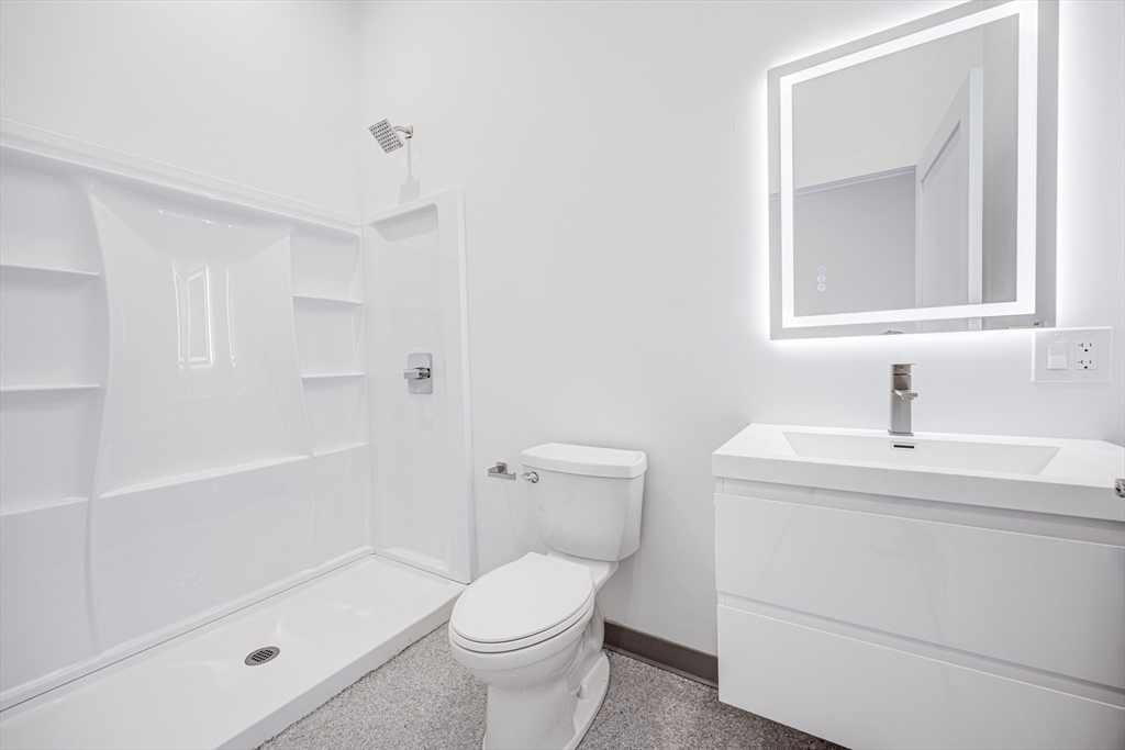 Residential Lease in Lowell 3