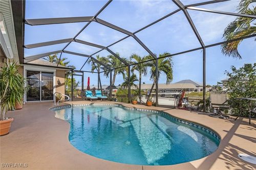 111 Nw 33rd Ave, MATLACHA, FL, 33993-8918 | Card Image