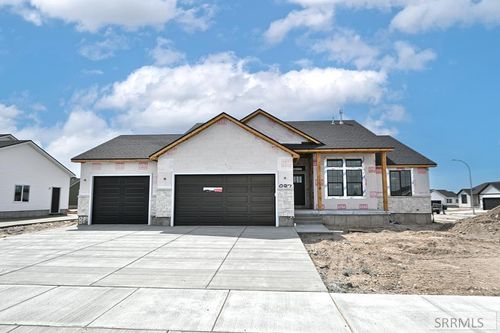 887 Edna St, Idaho Falls, ID, 83402-6019 | Card Image