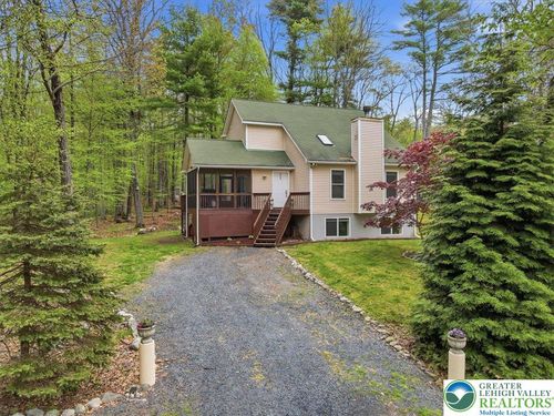 101 Colonial Ct, Dingmans Ferry, PA, 18328-4124 | Card Image