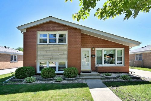 8925 S 49th Ct, Oak Lawn, IL, 60453-1337 | Card Image