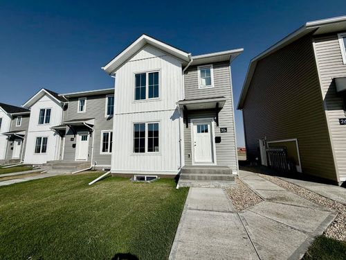 30 Anna Close, Blackfalds, AB, T4M0N1 | Card Image