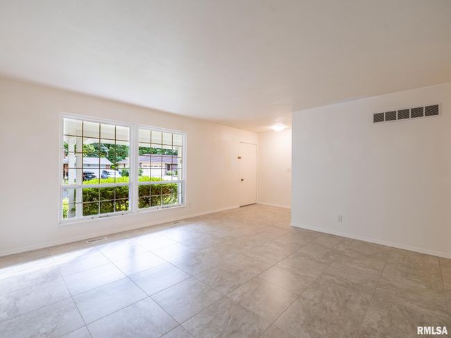 743 W Wonderview Dr, House other with 3 bedrooms, 2 bathrooms and null parking in Dunlap IL | Image 10