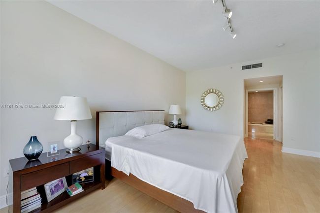 APT-402 - 711 Biltmore Way, Condo with 2 bedrooms, 2 bathrooms and null parking in Coral Gables FL | Image 11