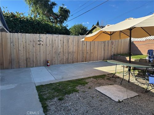 6439 1/2 Graves Avenue, Lake Balboa, CA, 91605 | Card Image