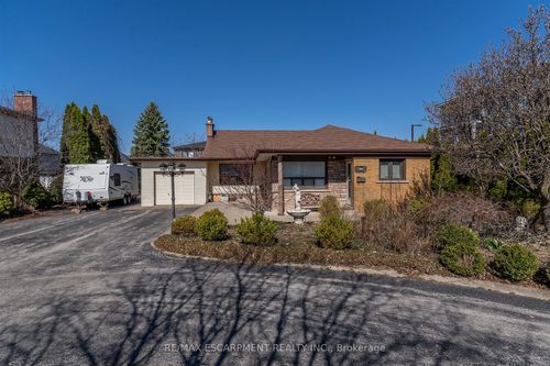 808 W 5th St, Hamilton, ON, L9C3R5 | Card Image