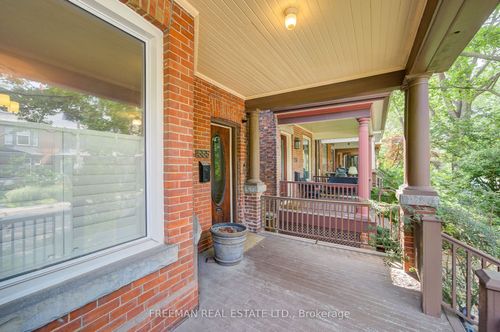 555 Markham St, Toronto, ON, M6G2L6 | Card Image