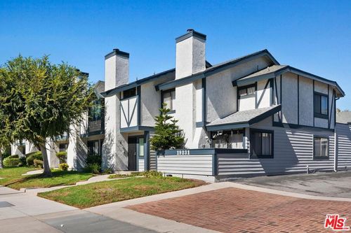 19-19221 Sherman Way, Reseda, CA, 91335 | Card Image